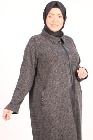 36012 Large Size Leather Detailed Honeycomb Knitwear Abaya-Black - 2