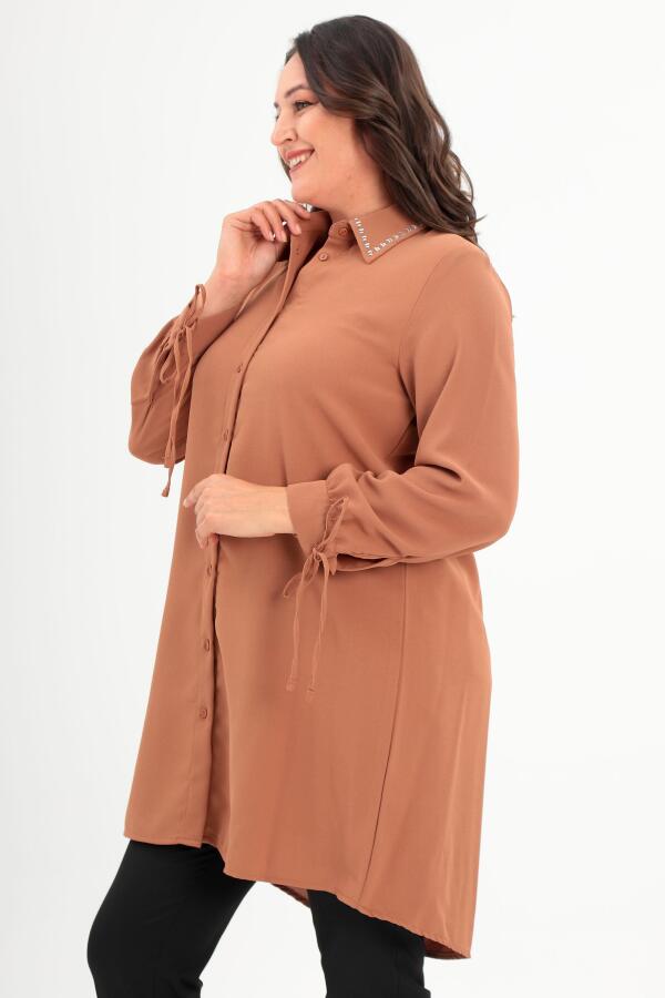 Büyük Beden Yakası Baget Taşlı Camel Tunik - 3