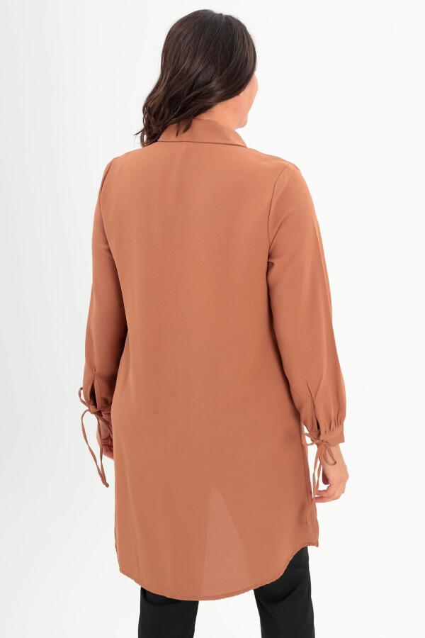 Büyük Beden Yakası Baget Taşlı Camel Tunik - 5